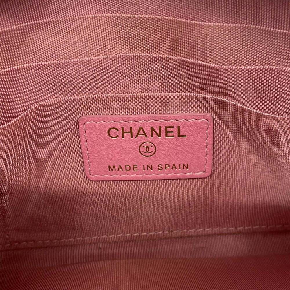 CHANEL Pink Lambskin Leather Wallet - Picture 4 of 10